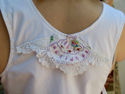 Delicate Victorian Lady Milkmaid Dress